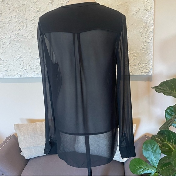 Wilfred 100% Silk Womens Black Long Sleeve Blouse Button Down Pockets Sheer Sz S - Picture 4 of 6